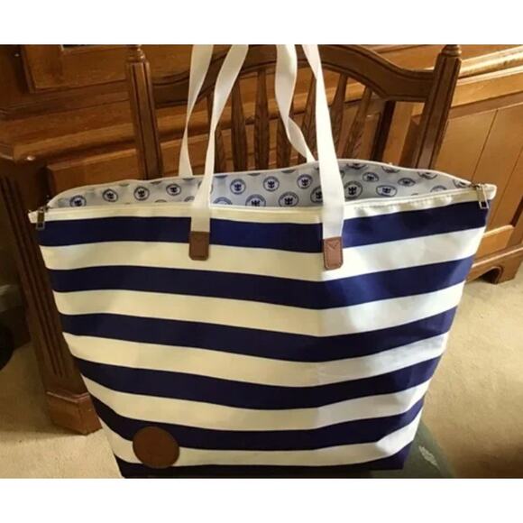 Royal Carribean NEW Tote & small pouch logo blue white striped handle BEACH - Picture 1 of 7